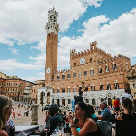 Asso Di Picche Apartment Siena Bagian luar foto