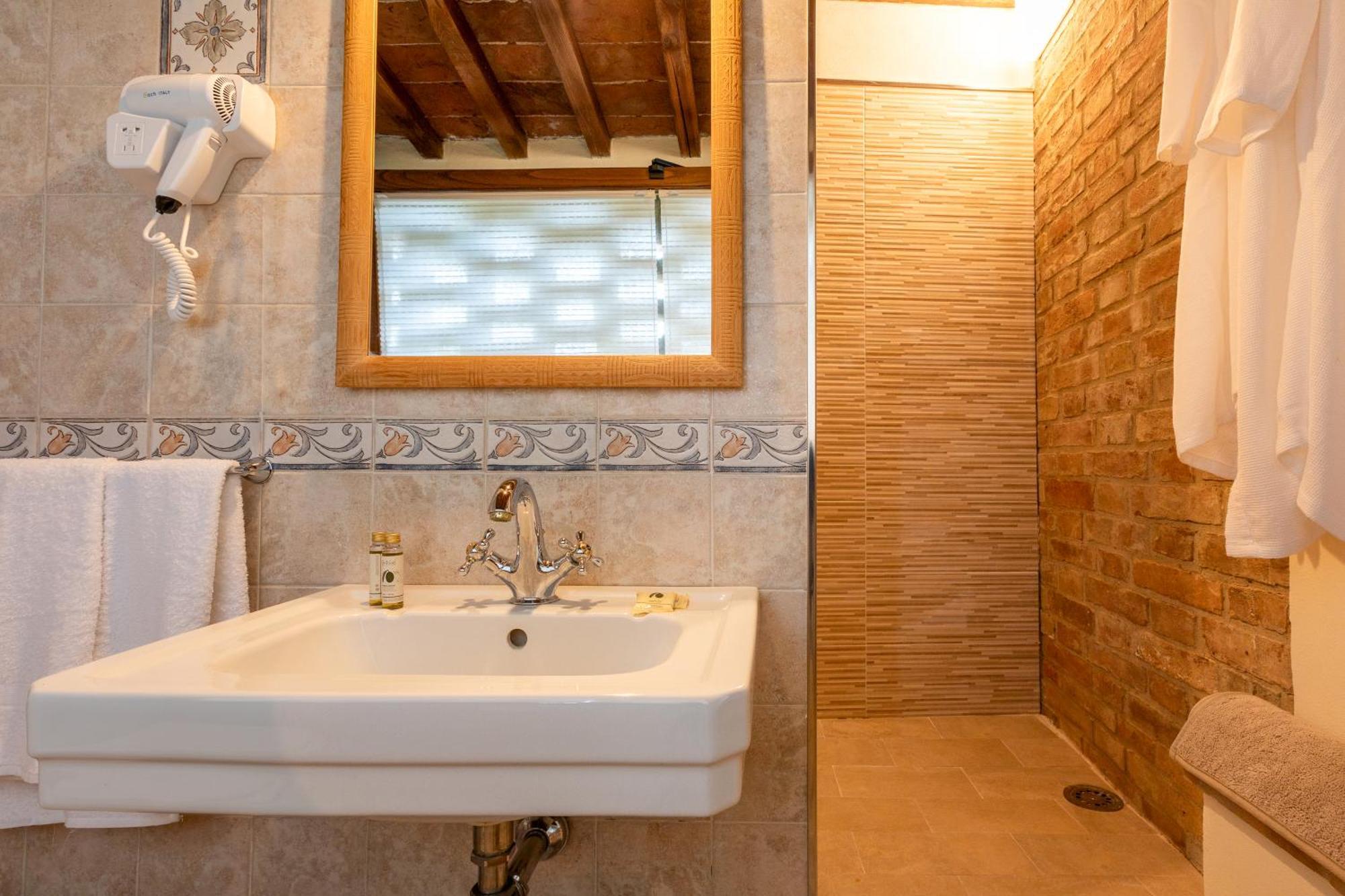 Asso Di Picche Apartment Siena Bagian luar foto